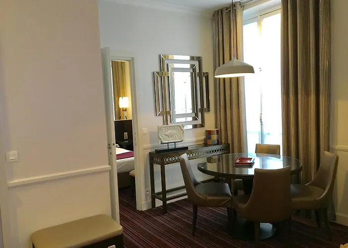 Elysees Apartments