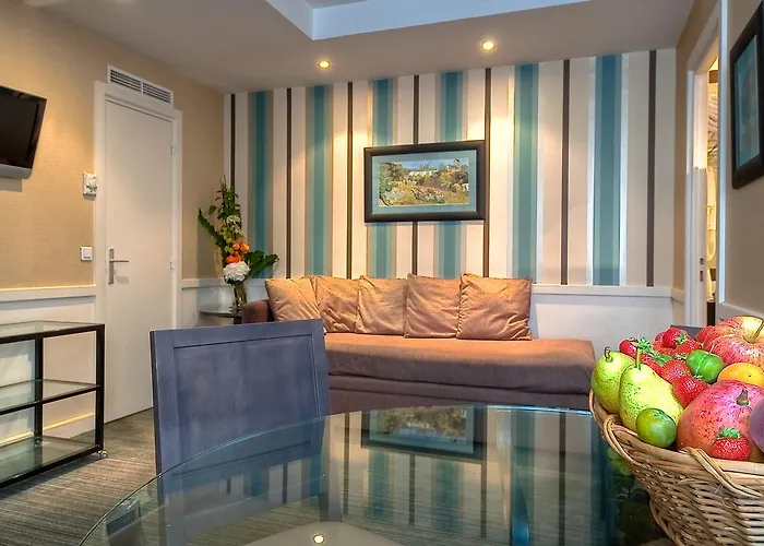Elysees Apartments